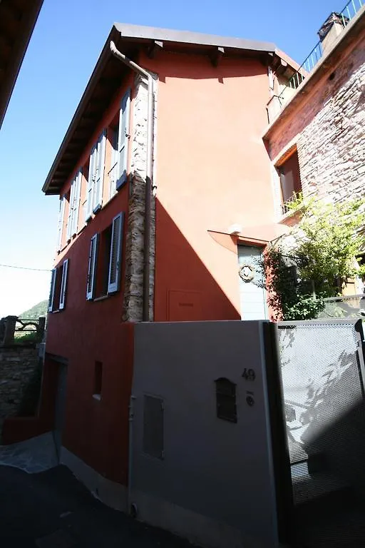 Casa Rossa - Bymyhomeincomo チェルノッビオ 0*,  イタリア